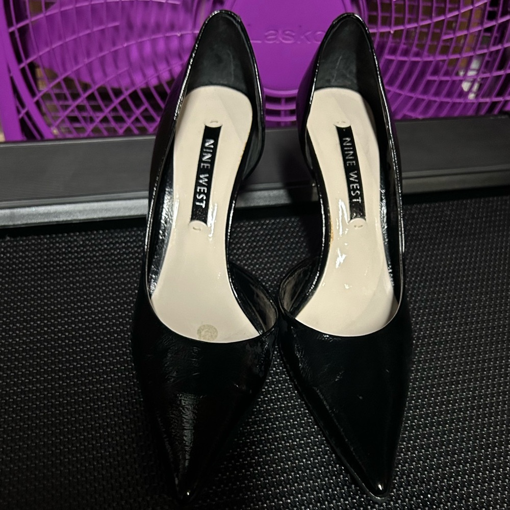 Beautiful black heels!